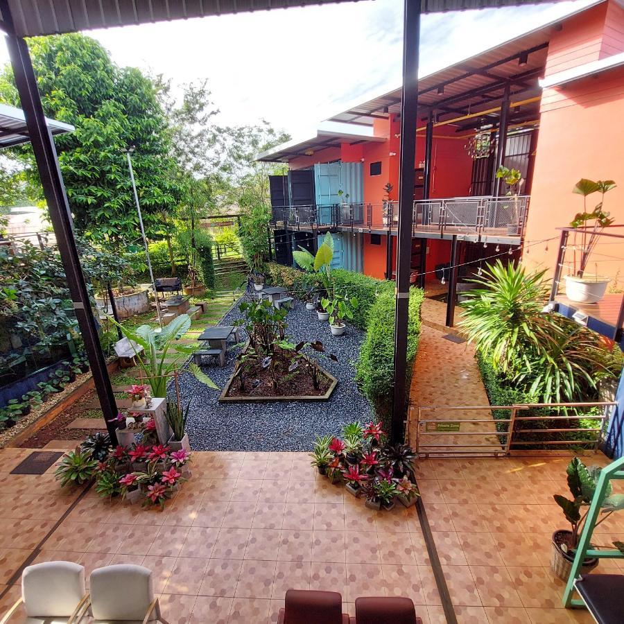 Kipbox Hotel Trang Exterior foto